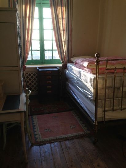 Meuble de rangement à cinq tiroirs 
