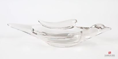 Coupe en cristal moulé figurant un oiseau...