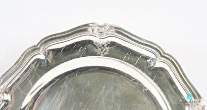 Plat de forme ronde en argent 950 millièmes,...