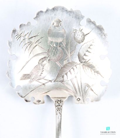 Cuillère à fraises en argent 950 millièmes,...