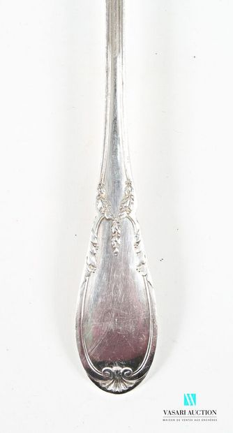 Ladle in silver-plated metal, the handle...