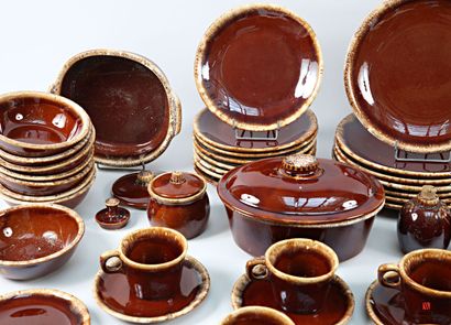 UNITED STATES - Hull Pottery Company
Part...