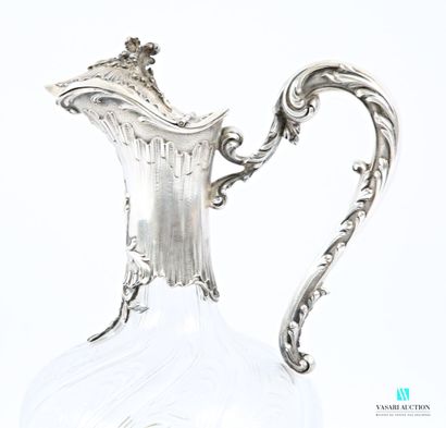 Aiguière de forme balustre en cristal taillé,...