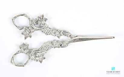 Silver-plated metal grape chisel, the handles...
