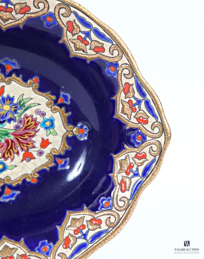 LONGWY Manufacture de
Renaissance-style earthenware...