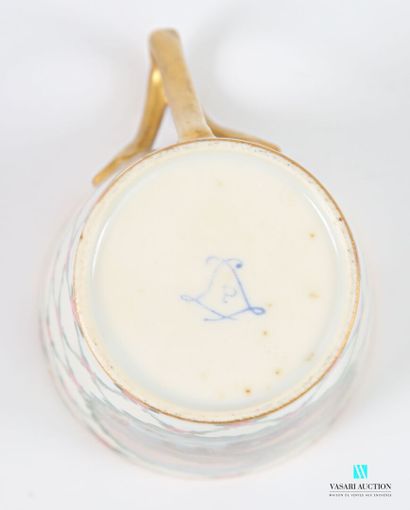 SEVRES In the taste of
Porcelain 