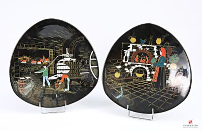 LONGWY Manufacture de 
Pair of fine earthenware...