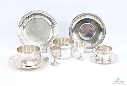 Silver-plated lot comprising a chocolate...