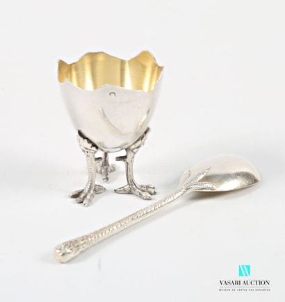 Coquetier et sa cuillère en argent 950 millièmes,...