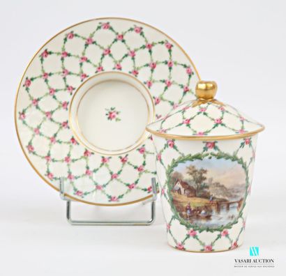 SEVRES In the taste of
Porcelain 