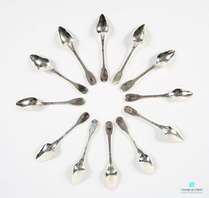 Douze cuillères à thé en argent (1819-1838),...