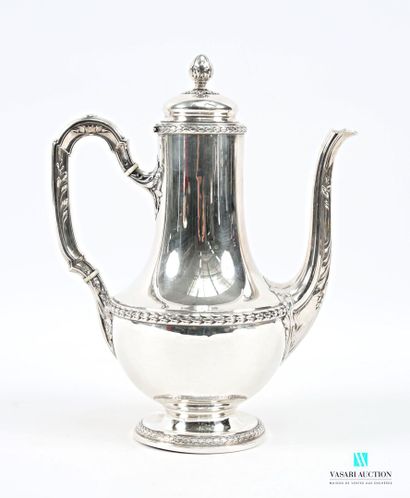Cafetière en argent 950 millièmes posant...