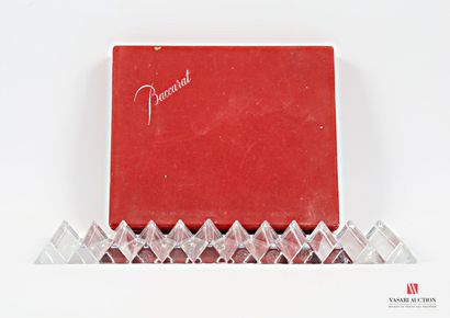 BACCARAT
Suite de douze portes couteaux en...