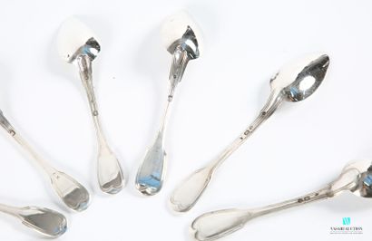 Douze cuillères à thé en argent (1819-1838),...