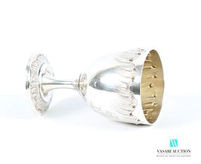 Coquetier en argent 950 millièlmes, le gobelet...