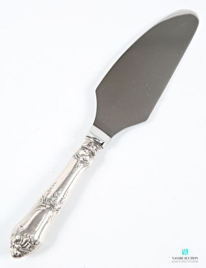 Pelle à tarte, le manche en argent fourré...