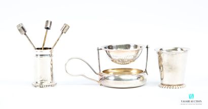 Silver-plated lot including a tea strainer...