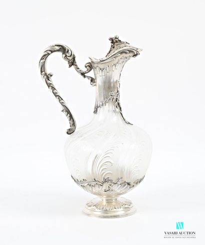 Aiguière de forme balustre en cristal taillé,...
