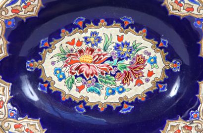 LONGWY Manufacture de
Renaissance-style earthenware...