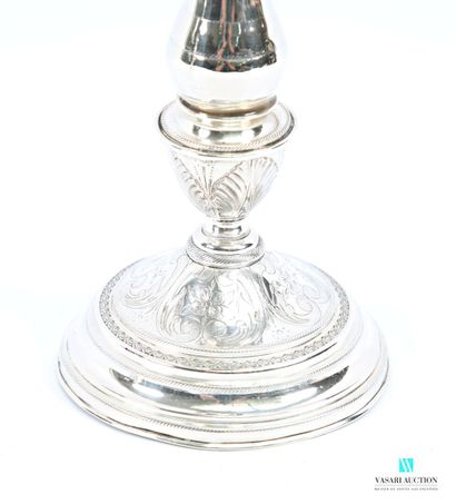 Paire de bougeoirs en argent 916 millièmes...