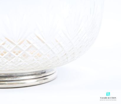 Saladier de forme ronde en cristal taillé,...