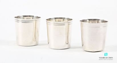 Trois de verres à liqueur à liqueur en argent...