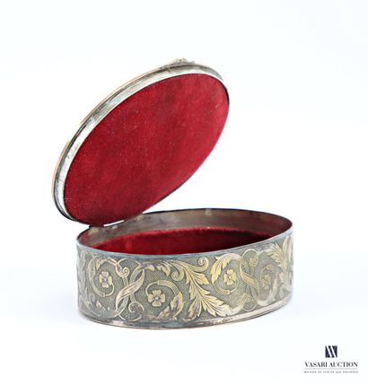 Oval silver-plated box, the guilloche-decorated...