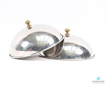 Pair of round stainless steel bells.
(scratches)
diameter:...