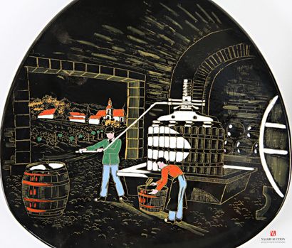 LONGWY Manufacture de 
Pair of fine earthenware...