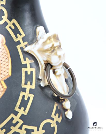 Paire de pied de lampes piriforme en porcelaine...