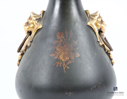Paire de pied de lampes piriforme en porcelaine...