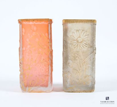 DAUM Nancy
Paire de vases à sections carrées...