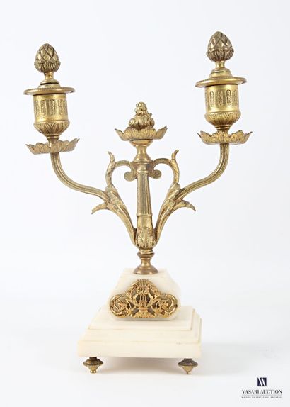 Garniture de cheminée en albâtre et bronze...