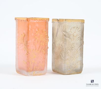DAUM Nancy
Paire de vases à sections carrées...