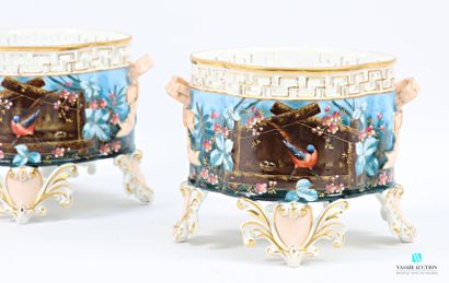 PARIS
Paire de caches-pots en porcelaine...