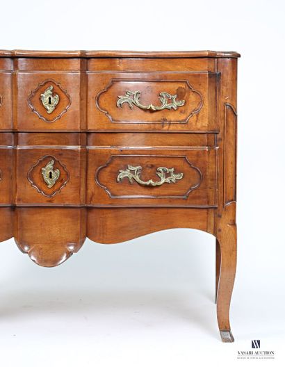 Commode sauteuse en bois naturel mouluré...