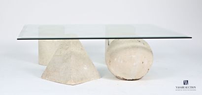 Table basse, le plateau en verre biseauté...