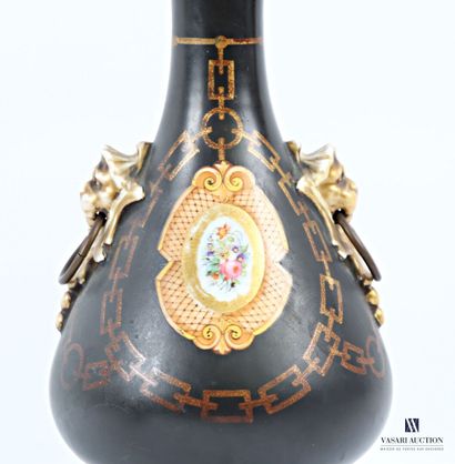 Paire de pied de lampes piriforme en porcelaine...