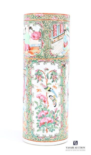 CHINE - Canton
Vase rouleau en porcelaine...