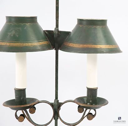 Lampe montée à l'électricité en tôle peinte...