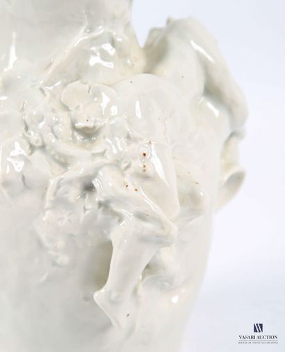 VITAL-CORNU Charles (1851-1927)
Broc en porcelaine...