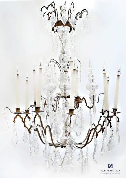 Lustre cage en métal à douze bras de lumières...