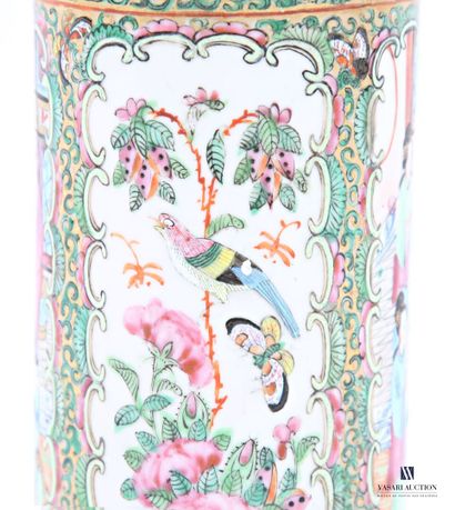 CHINE - Canton
Vase rouleau en porcelaine...