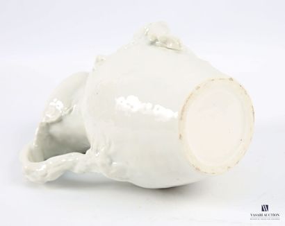 VITAL-CORNU Charles (1851-1927)
Broc en porcelaine...