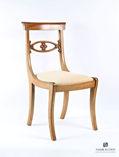 Suite de six chaises en bois naturel, le...