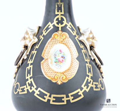 Paire de pied de lampes piriforme en porcelaine...