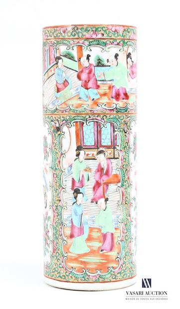 CHINE - Canton
Vase rouleau en porcelaine...