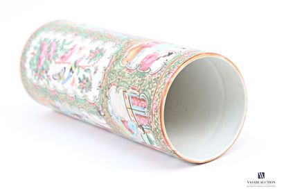 CHINE - Canton
Vase rouleau en porcelaine...
