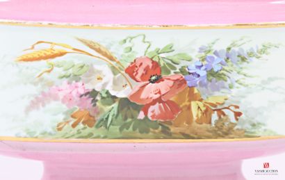 Jardinière de forme oblongue en porcelaine...