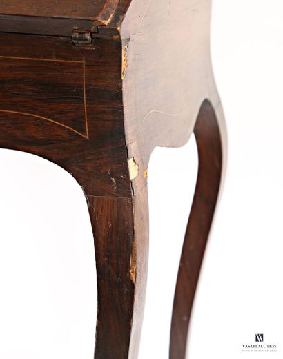 Bureau dos d'âne en bois de placage à décor...